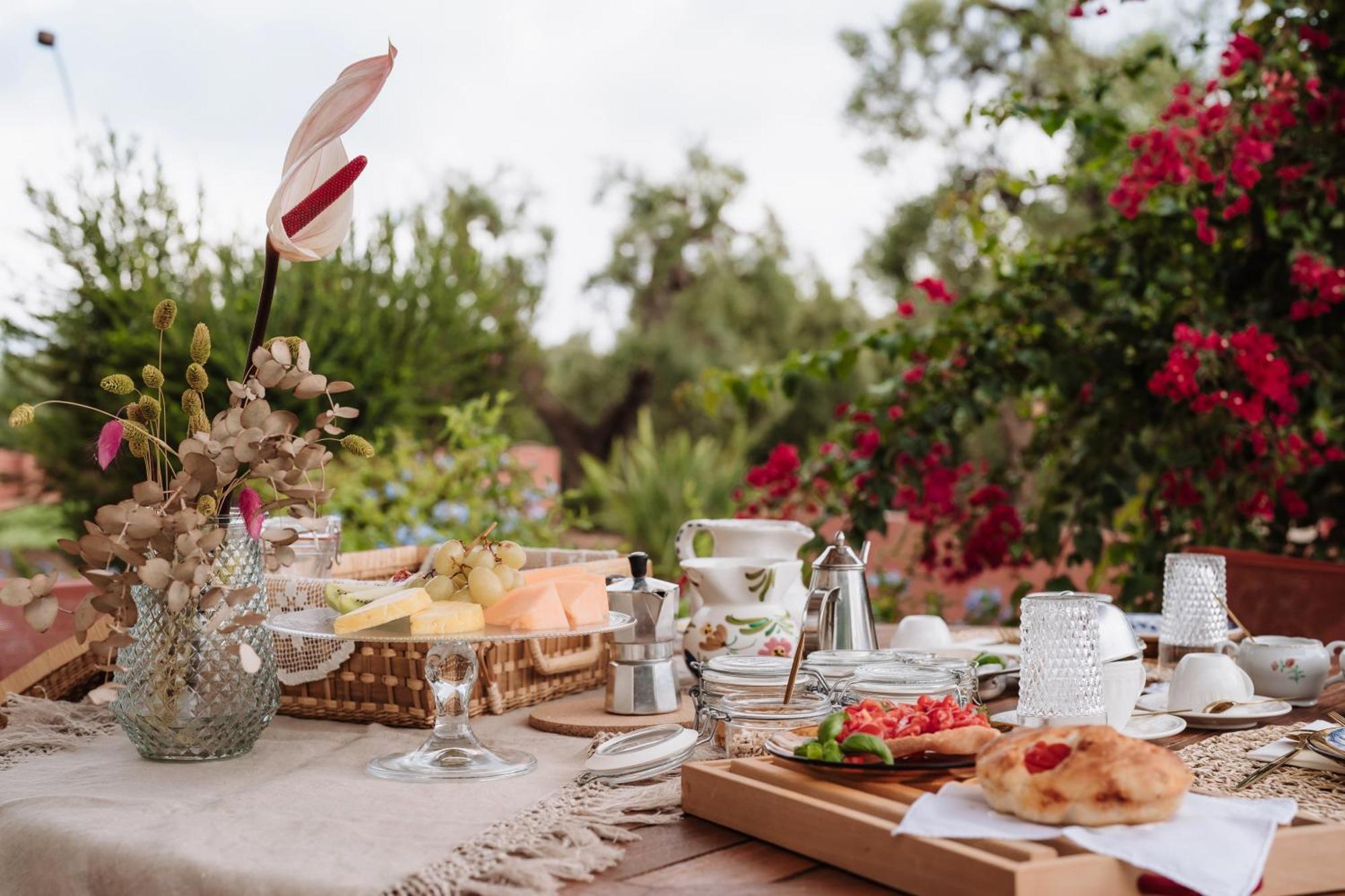 Ozio - Il Trullo Rosso Bed & Breakfast Fasano Dış mekan fotoğraf